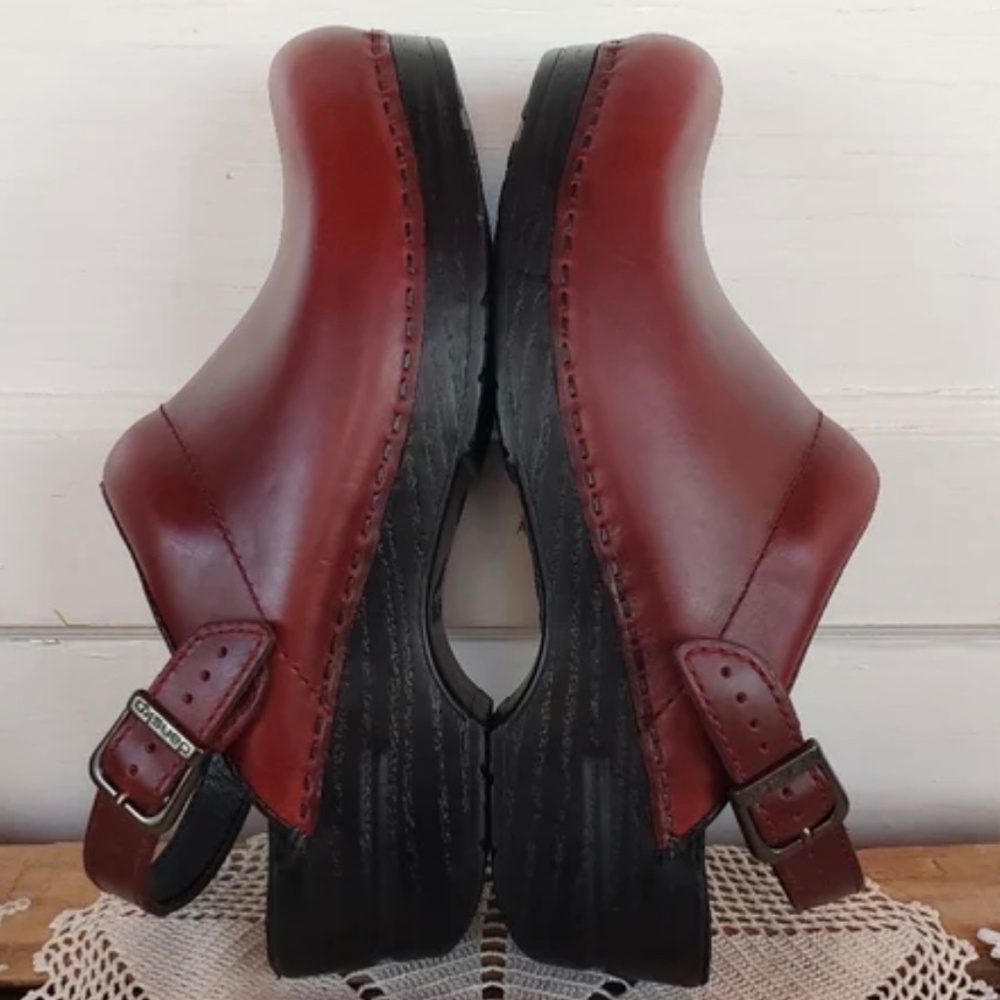 Cranberry Red Dansko Pro Ingrid Clogs Swiveling Sling Back Stra